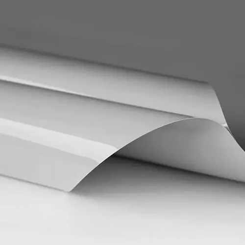 Глянцевый натяжной потолок